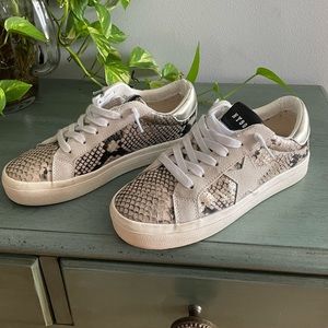 Steve Madden Sneakers